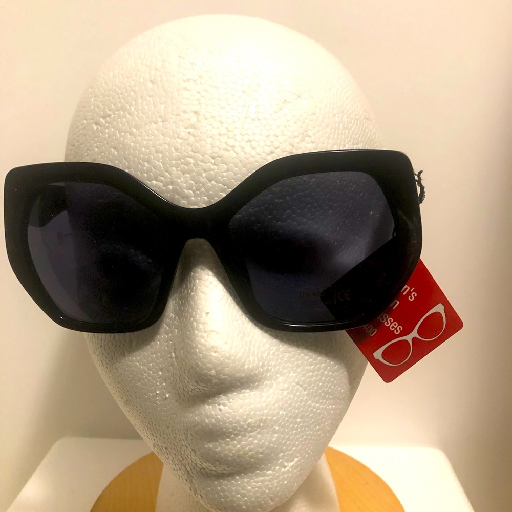 Fashion sunglasses black ultraviolet protection